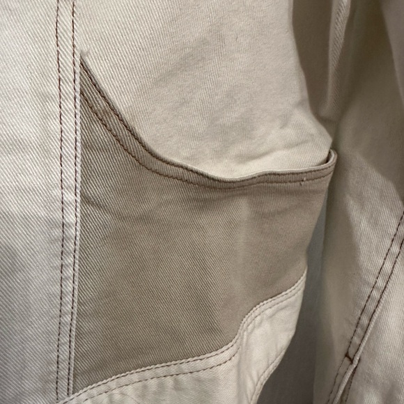 Fashion Nova White and Cream 1X Jean Jacket with Contrasting Pockets - Picture 4 of 5
